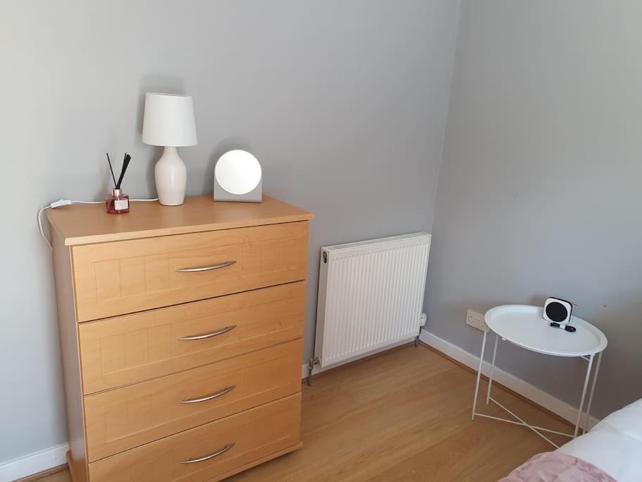 Modern Cosy Spacious 2 Bed Flat, Parking, Tv& Wifi Lejlighed Aberdeen Eksteriør billede